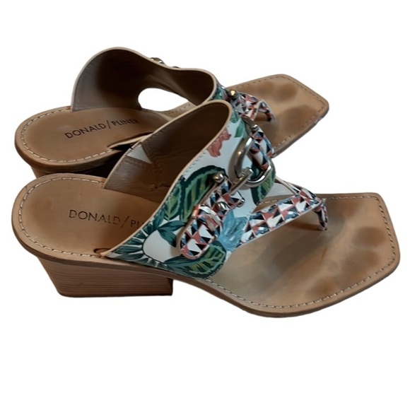 Donald J. Pliner MIMI Sz 7.5 Tropical Print Leather Double Buckle Heel Sandals - Picture 2 of 10